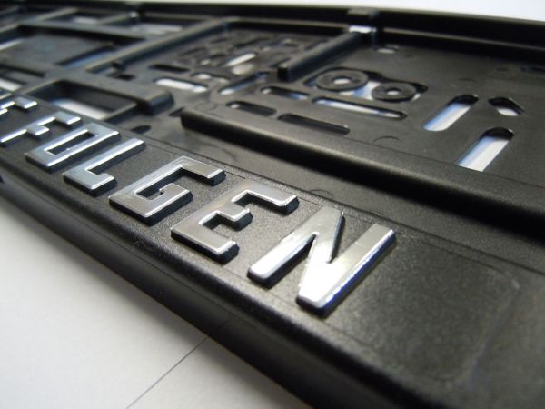 saturn-mit-erhabene-schrift-mit-chrompraegung saturn-mit-erhabene-schrift-mit-chrompraegung