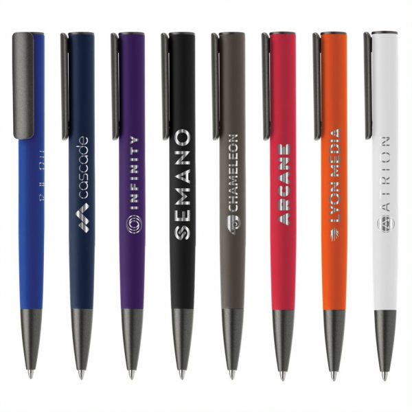 Metall Kugelschreiber mit Gravur. Mit blauer und schwarzen Mine. In 8 verschiedenen Farben und einer Eversmooth elite Deutsch Tinte.